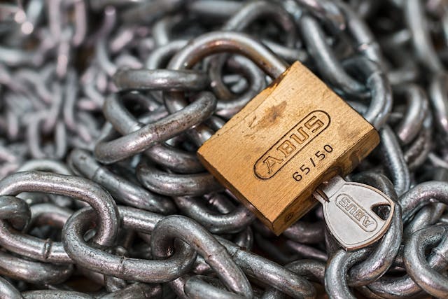 Padlock with a key - Koofr blog encryption